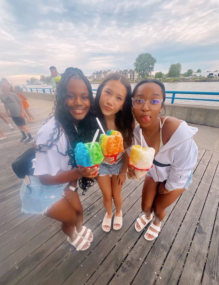 Trio friendship trouble